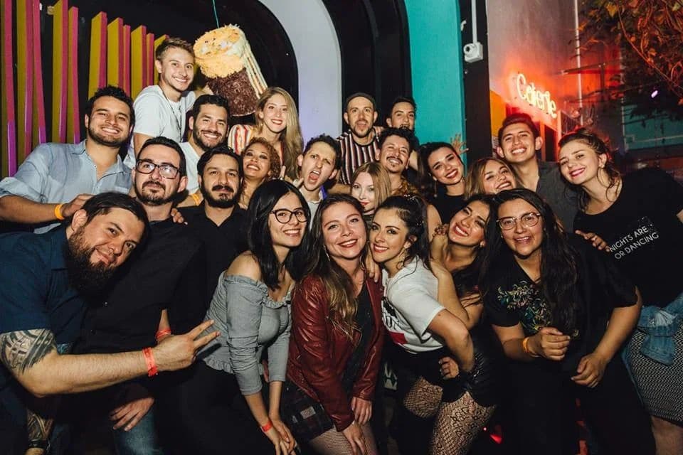 La Piel Roja Bar-cc8b1c77-1a5e-47c6-9c10-d67afaabab40