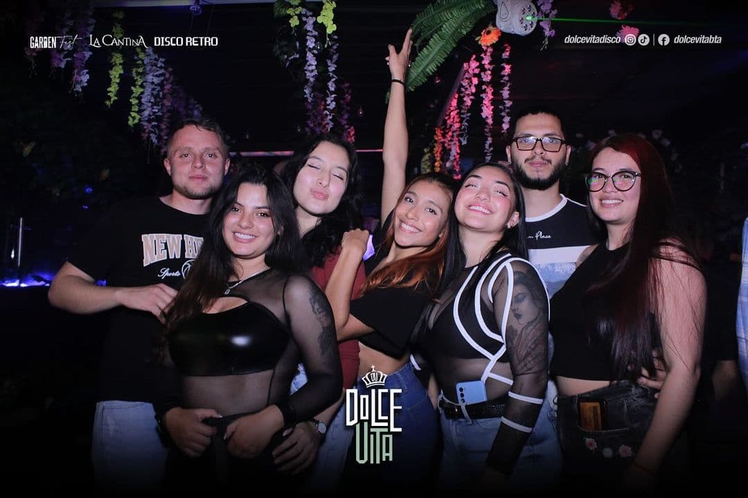 Dolce Vita Bar-bfe9390f-361a-4af0-9733-9bf397b9441c