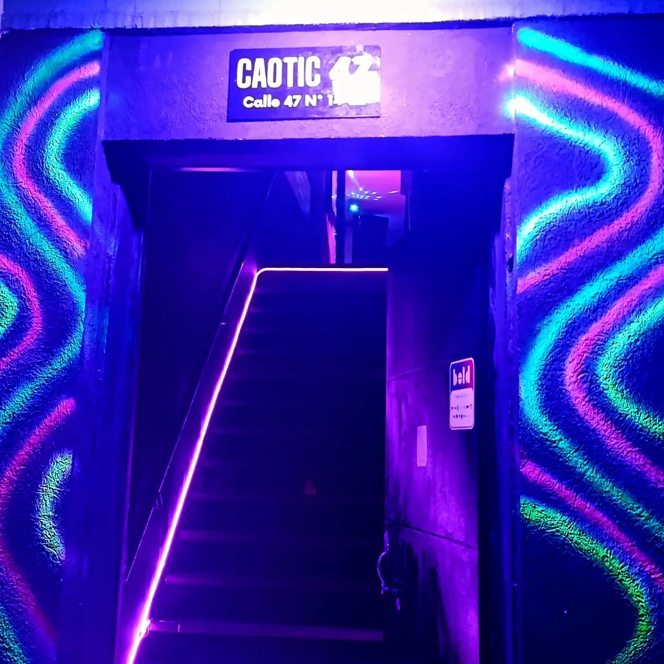 Caotic Bar-f22db5fe-c8d9-4851-834c-25b794993160